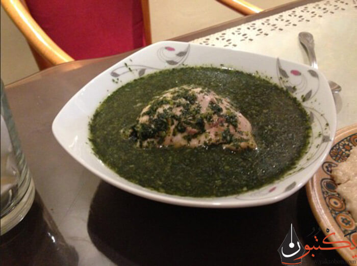 طريقة عمل الملوخية بالدجاج | الطبق المصري الأصيل!